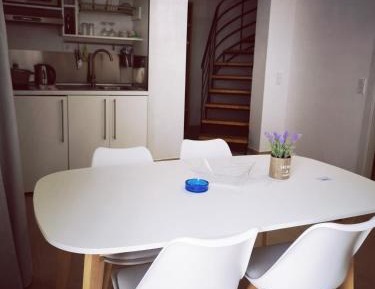 Superior One-Bedroom Apartment