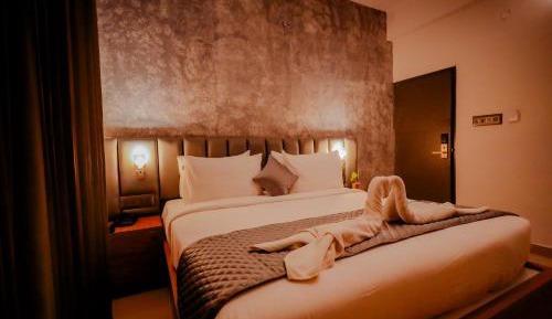 Deluxe Double Room (2 Adults + 1 Child)