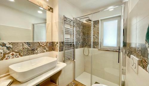 Two-Bedroom Deluxe Apartment with Balcony