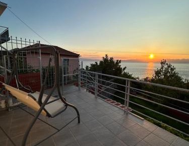 One-Bedroom Apartment with Sea View