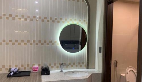One-Bedroom Deluxe Apartment