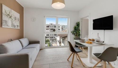 One Bedroom Apartment with Balcony 1