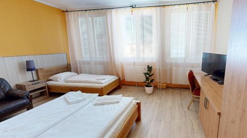 Comfort Triple Room with Shower