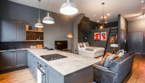 Studio Apartment with King Bed