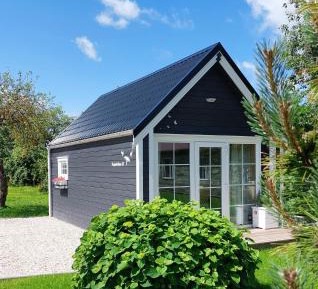 Bungalow with Patio