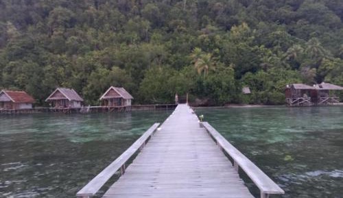 Deluxe Double Room with Side Sea View