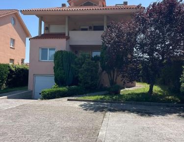 Seven-Bedroom House