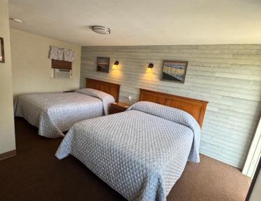 Standard Queen Room with Two Queen Beds