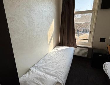 Twin Room with Private Bathroom