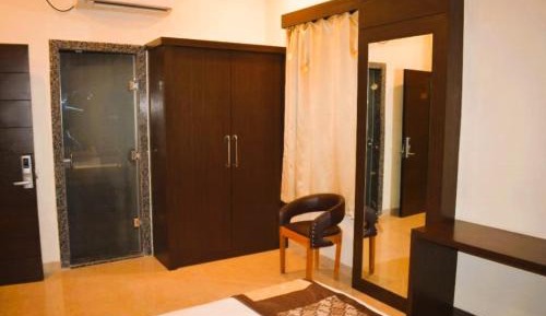 Deluxe King Room