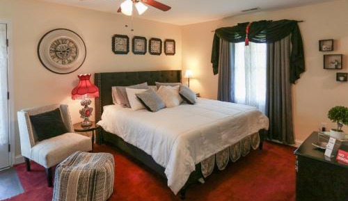 Deluxe King Room