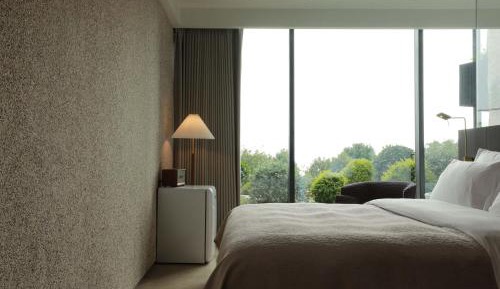 Queen Room with Garden View