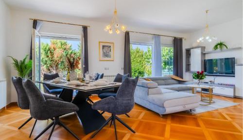 One-Bedroom Holiday Home