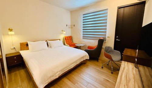 Queen Room