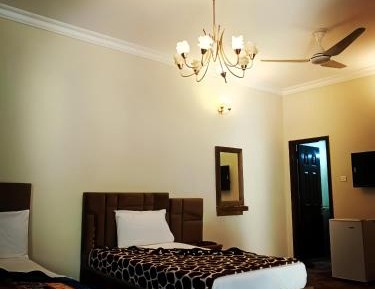 Deluxe Family Room