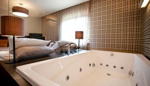 Double Room with Spa Bath