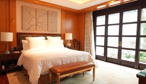 Courtyard Suite King-with special inclusions for suites