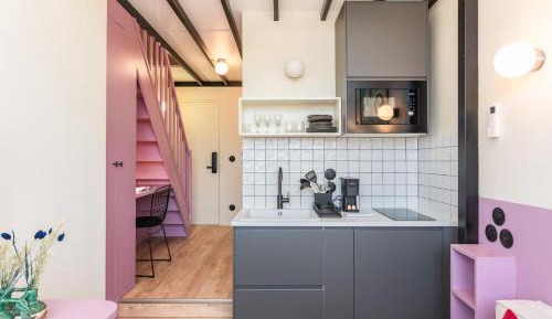 One-Bedroom Apartment with City View