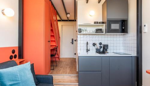 One-Bedroom Apartment with City View