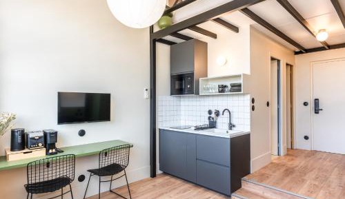 Deluxe One-Bedroom Apartment with City View