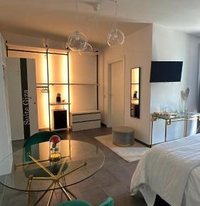 Queen Suite with Spa Bath