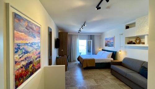 Studio Apartment with Harbor View
