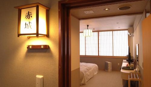 Standard Twin Room with Shared Bathroom