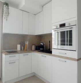 One-Bedroom Apartment with Balcony