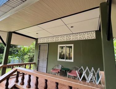 Bungalow with Garden View