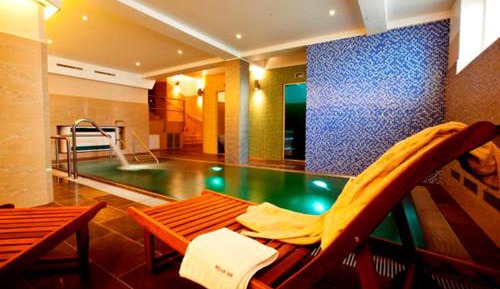 Special Offer - Double Room with 1 Hour Private Access to the Swimming Pool