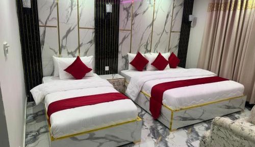 Deluxe Family Suite