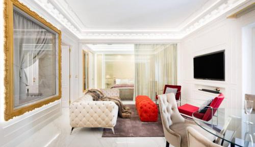 Room #1462097102