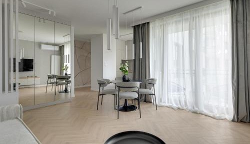 Deluxe One-Bedroom Apartment
