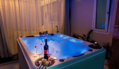 Deluxe King Suite