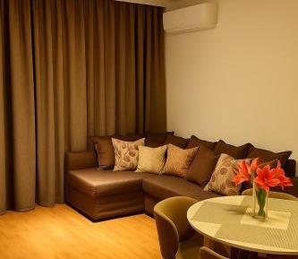 One-Bedroom Deluxe Apartment
