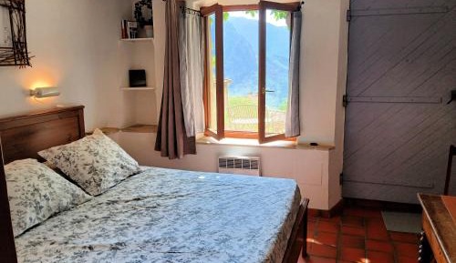 Queen Room with Garden View