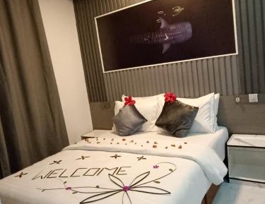 Deluxe Double Room (2 Adults + 1 Child)