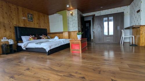 King Room with Mountain View