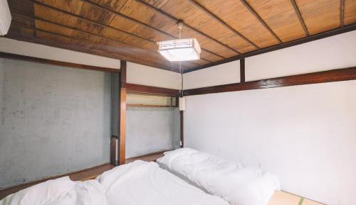 Economy Triple Room with Shared Bathroom
