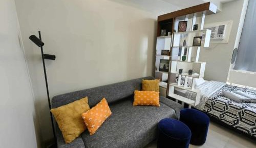 Deluxe Studio