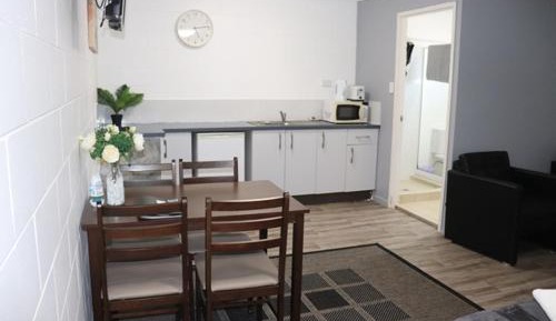Self Contained Twin Room - Upstairs & Not Pet Friendly