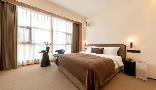 Deluxe Queen Room