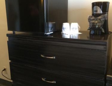 Garden Level with One Double Bed - Non Smoking