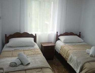 Standard Twin Room with Mountain View