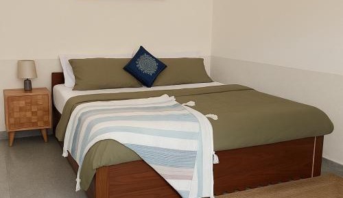 Deluxe Double Room (2 Adults + 1 Child)