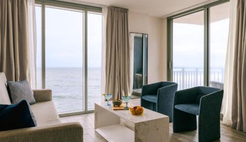 Oceanfront King Suite (Lean On-Site Support)