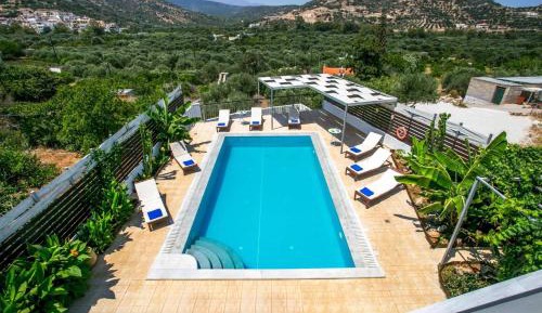 Six-Bedroom Villa 