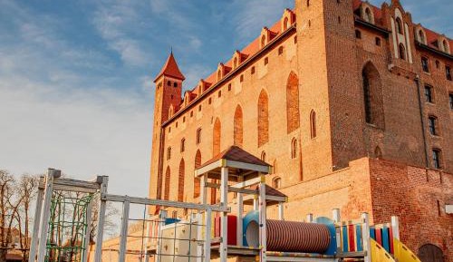 One-Bedroom Apartment - Castle