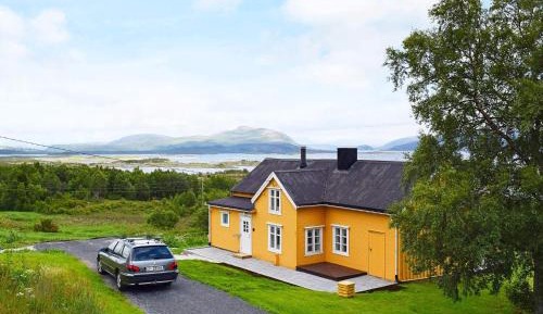 Four-Bedroom Holiday Home