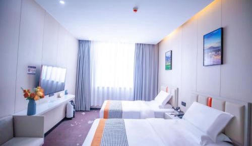 Twin Room with View